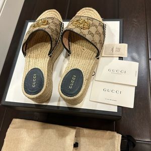 Worn once, excellent condition.